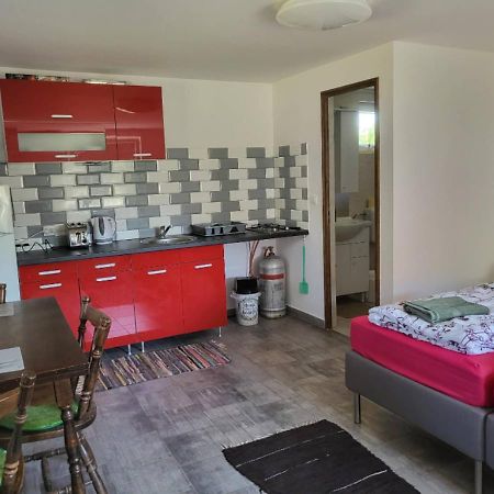 Apartament Forras Vendeghaz Tata Zewnętrze zdjęcie
