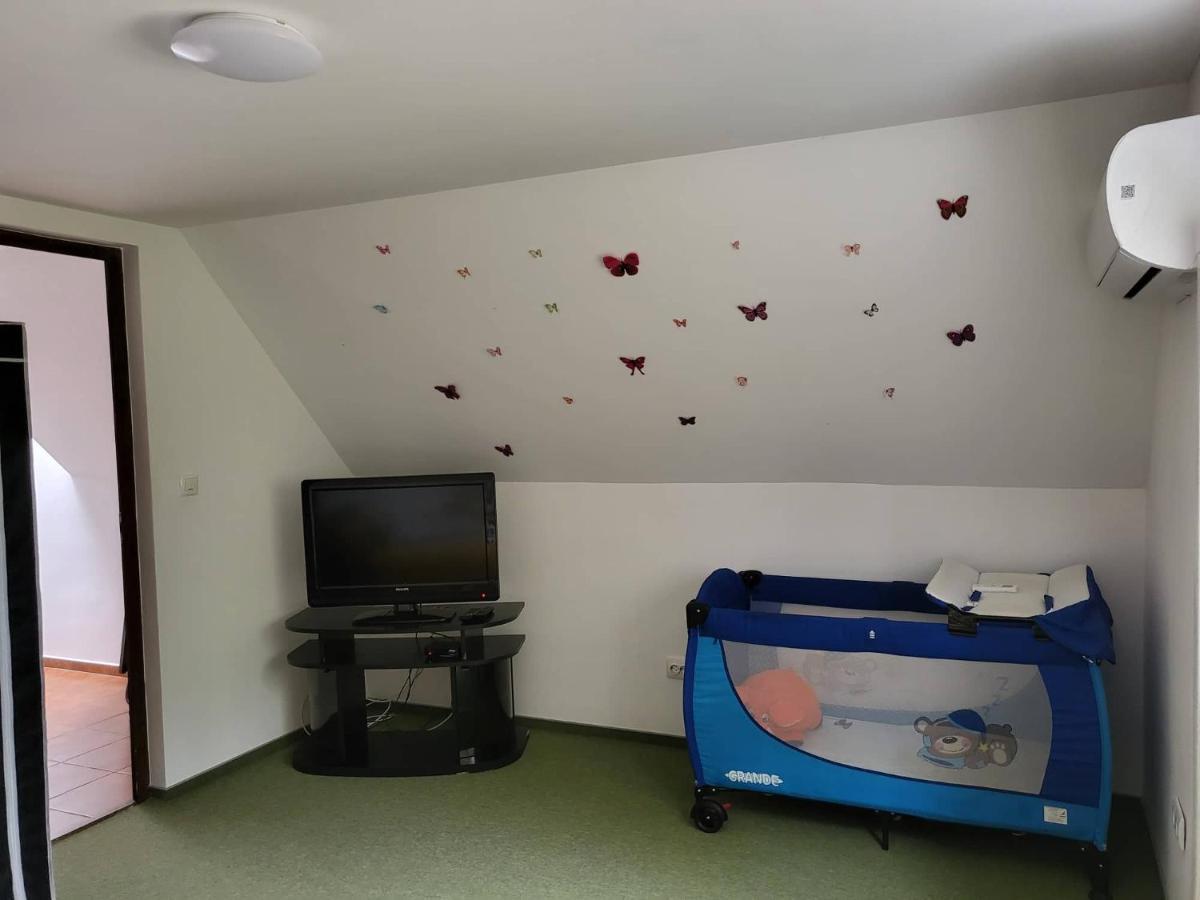 Apartament Forras Vendeghaz Tata Zewnętrze zdjęcie