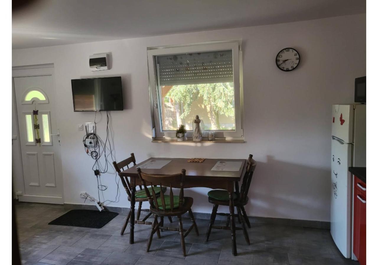 Apartament Forras Vendeghaz Tata Zewnętrze zdjęcie